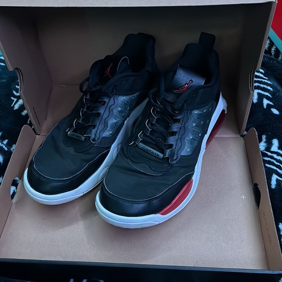 Jordan Max 200’s - Picture 2 of 5